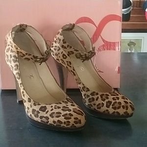 Women's platform shoes